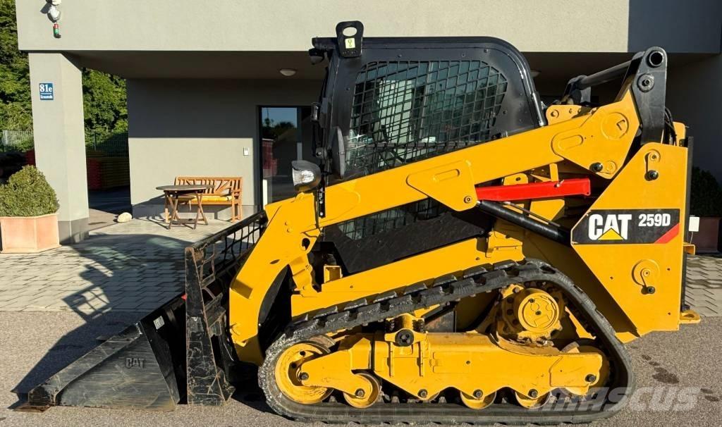 CAT 259D Smykem řízené nakladače
