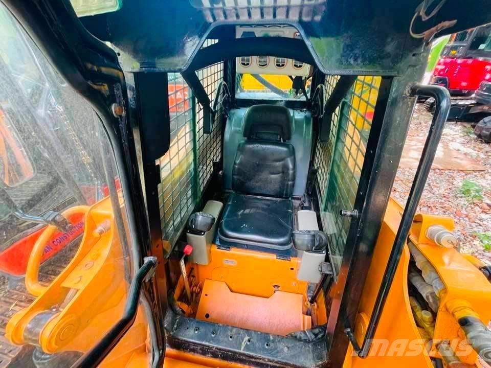 CASE 465 HD Smykem řízené nakladače