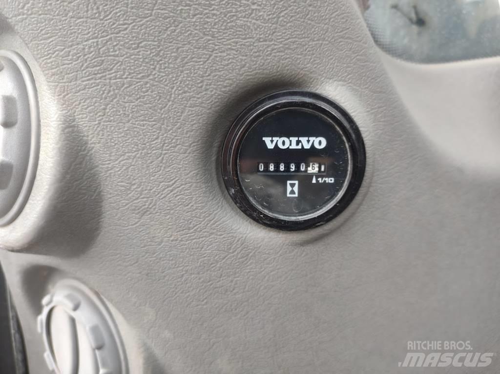 Volvo EC300DL Pásová rýpadla