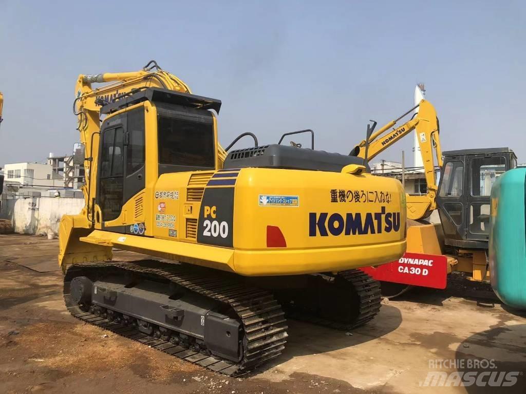 Komatsu PC200-8 Pásová rýpadla