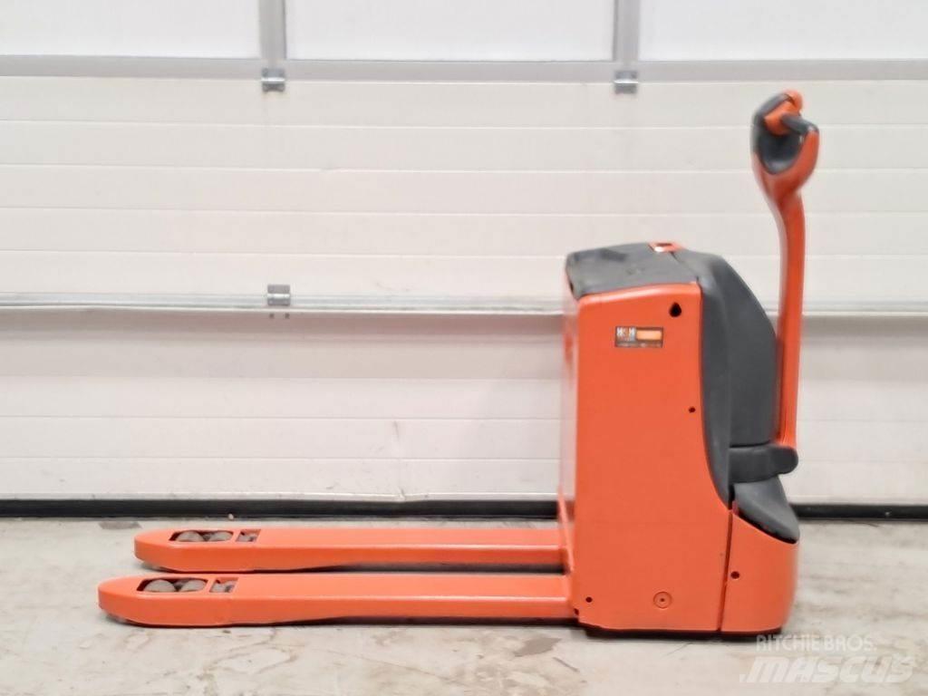 Linde T16 Nízkozdvižný vozík