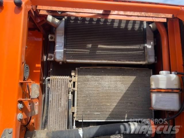 Doosan DX 225 LC Pásová rýpadla