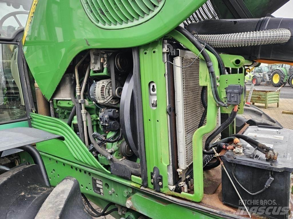 John Deere 6520 Traktory
