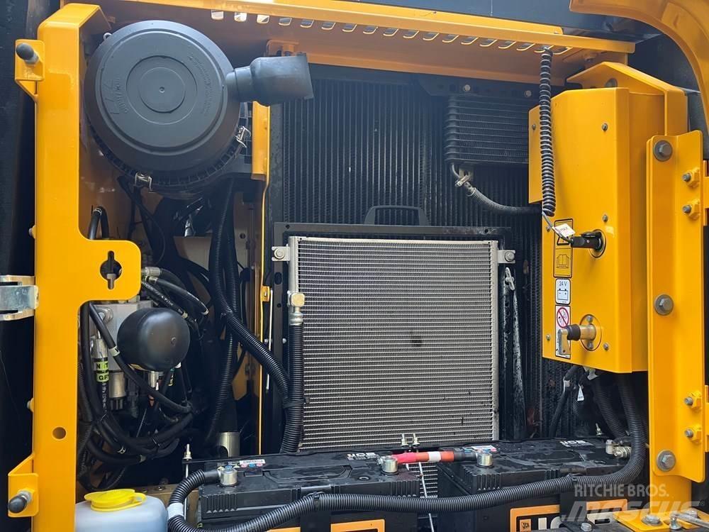 JCB JS145W Kolová rýpadla