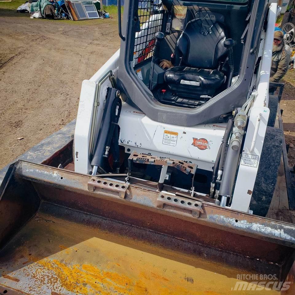 Bobcat S 450 Smykem řízené nakladače