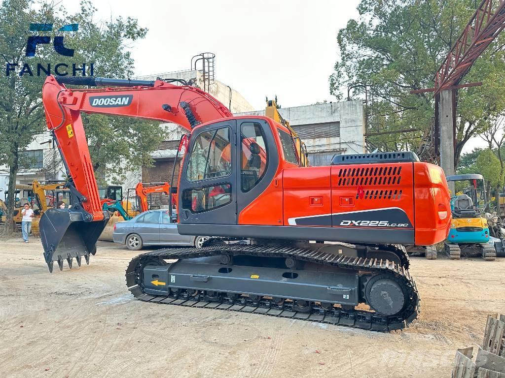 Doosan DX 225 LC Pásová rýpadla
