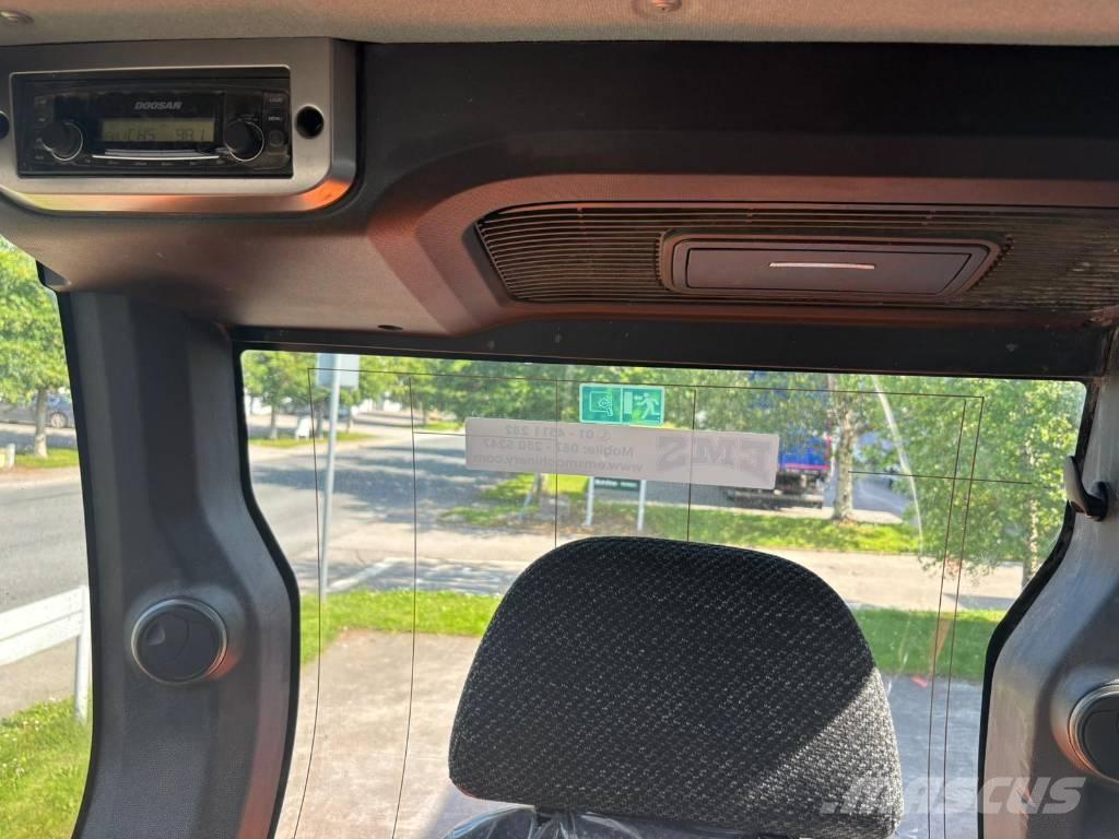 Doosan DX 57 W-5 Kolová rýpadla