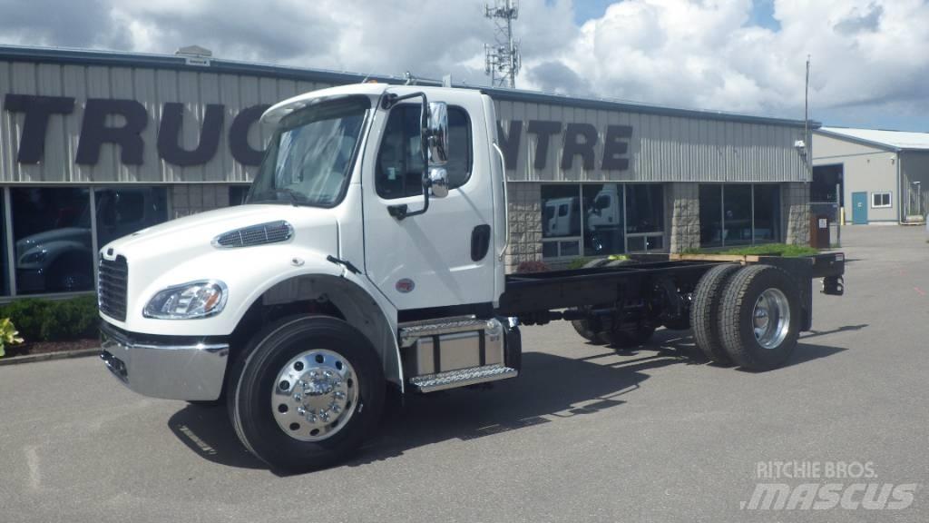 Freightliner M2106 Nákladní vozidlo bez nástavby
