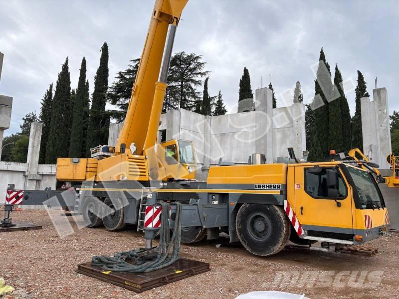 Liebherr LTM1200-5.1 Univerzální terénní jeřáby