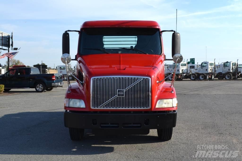 Volvo VNM 42 T200 Tahače