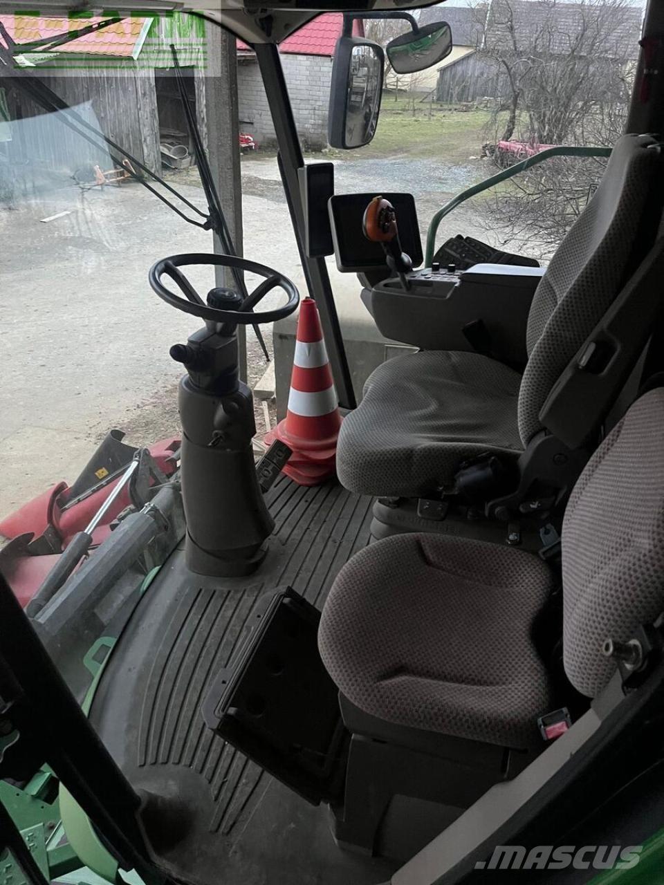 John Deere s670i Sklízecí mlátičky