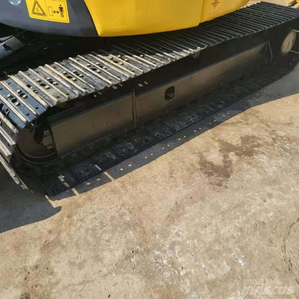 Komatsu PC50 Pásová rýpadla