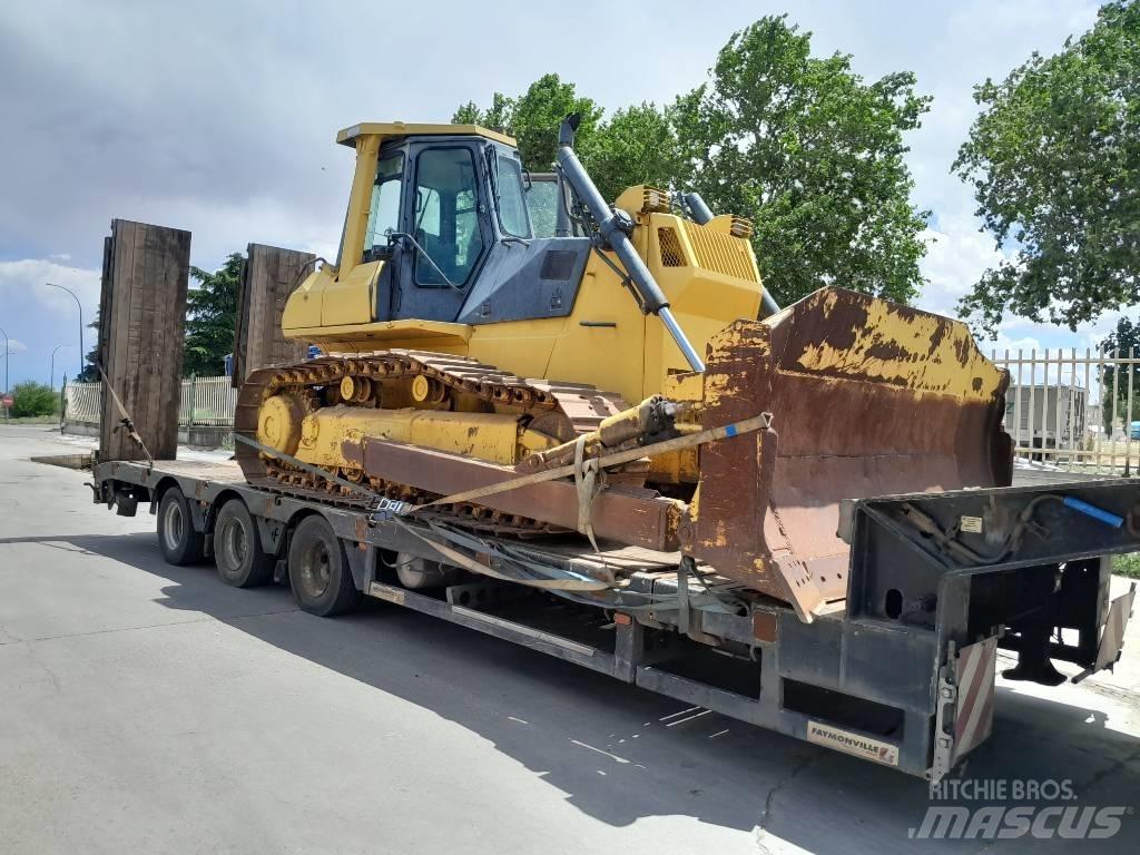 Komatsu D 65 E Pásové dozery
