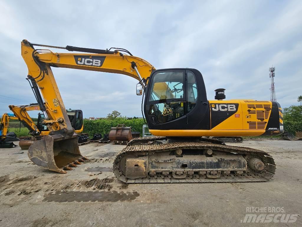 JCB 235 HD Pásová rýpadla