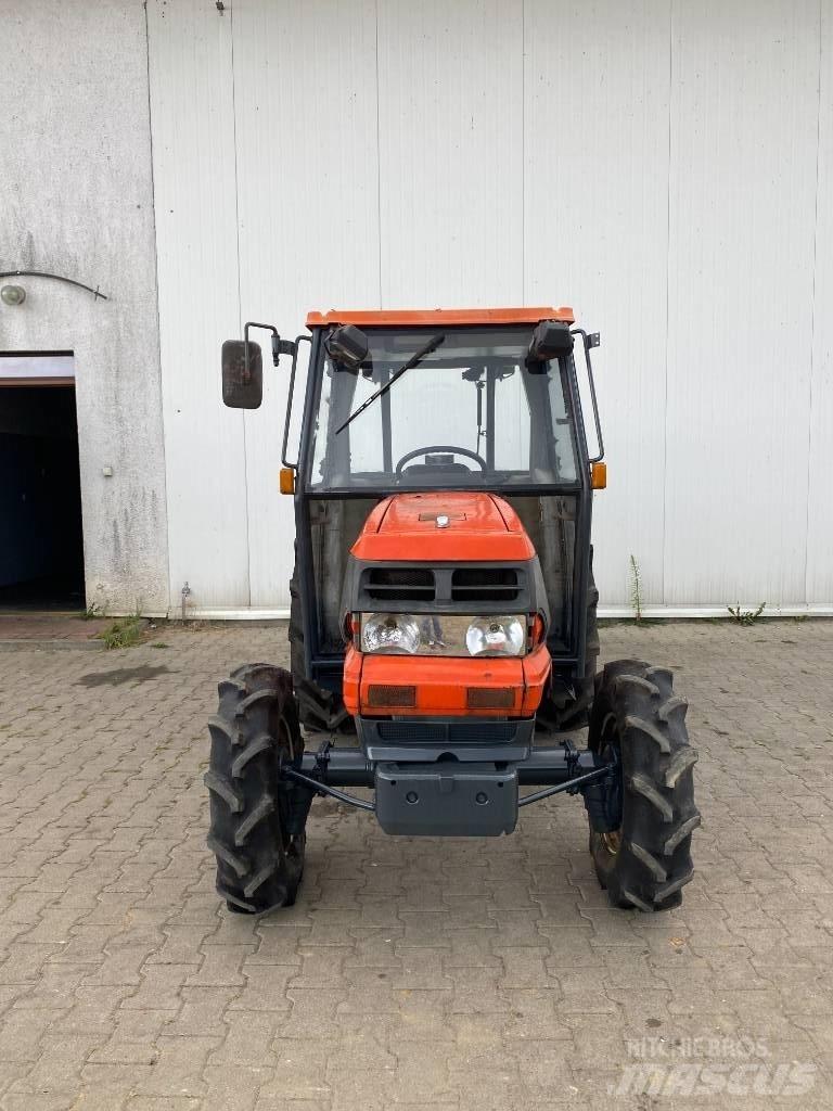 Kubota GL 320 Kompaktní traktory