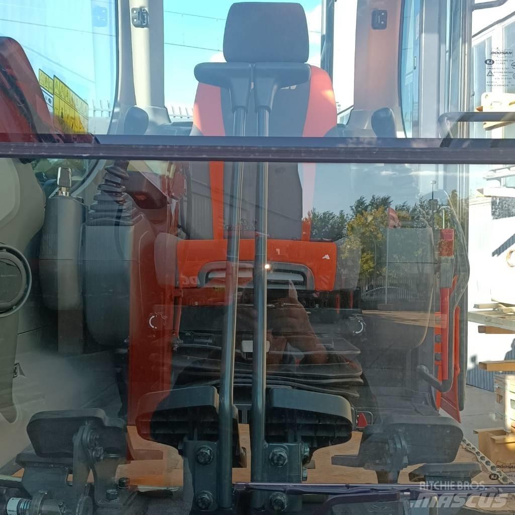 Doosan DX235NLC-5 Pásová rýpadla
