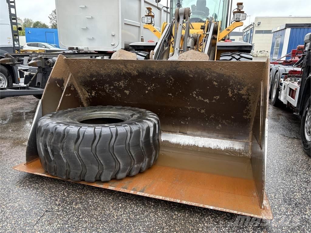 Volvo L110H Kolové nakladače