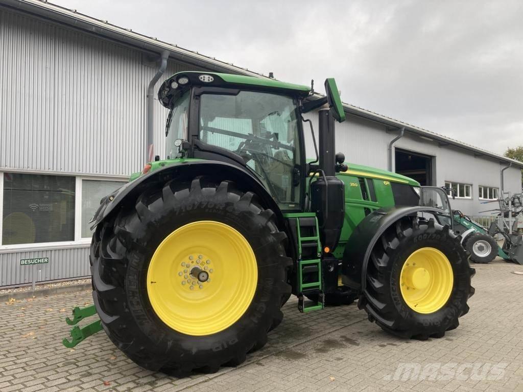 John Deere 6R250 Traktory