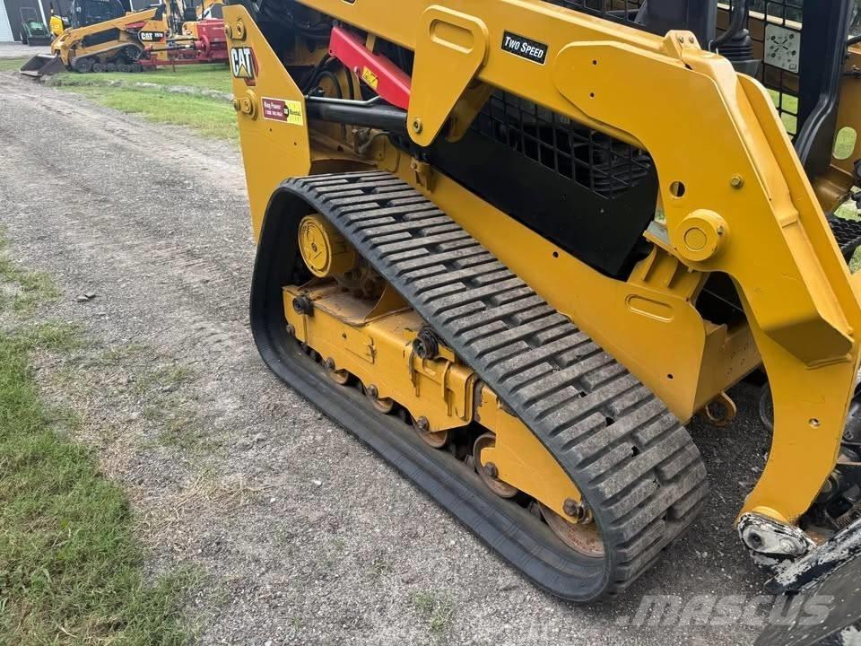 CAT 249 D3 Smykem řízené nakladače