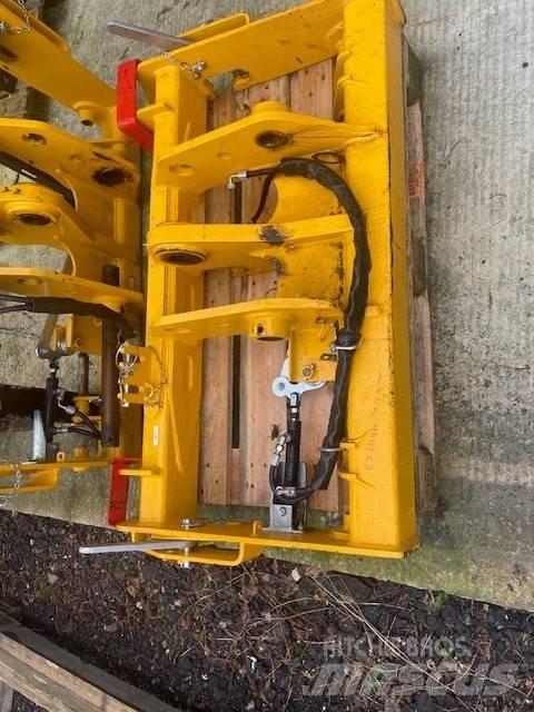 JCB QFIT HEADSTOCK Další nakladače, rypadla a příslušenství
