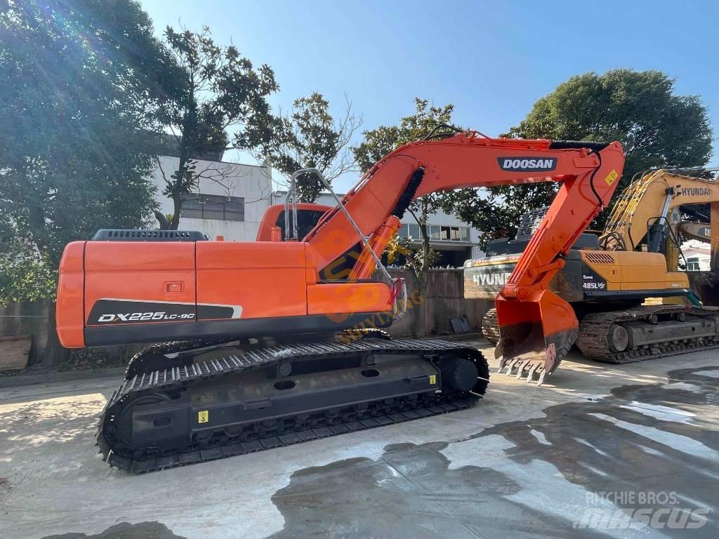 Doosan DX 225 LC Pásová rýpadla