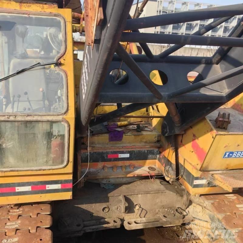 Hitachi KH180 Pásové jeřáby