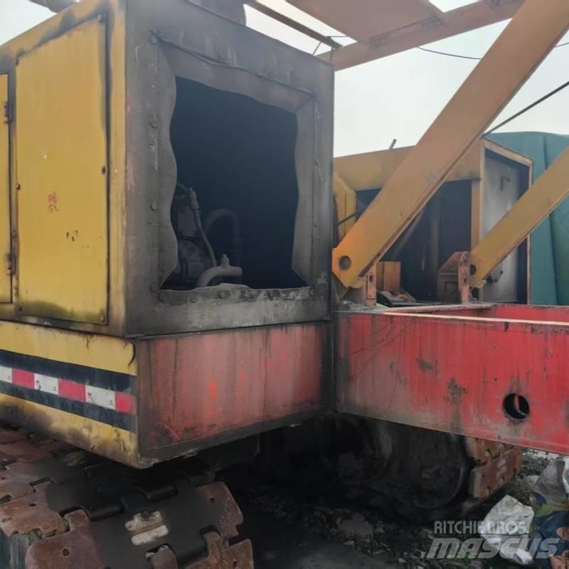 Hitachi KH180 Pásové jeřáby