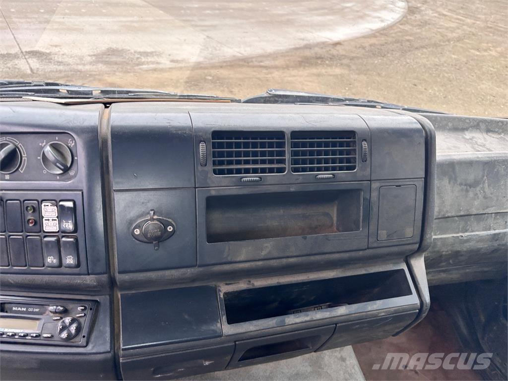 MAN TGL 12.180 Nákladní vozidlo bez nástavby