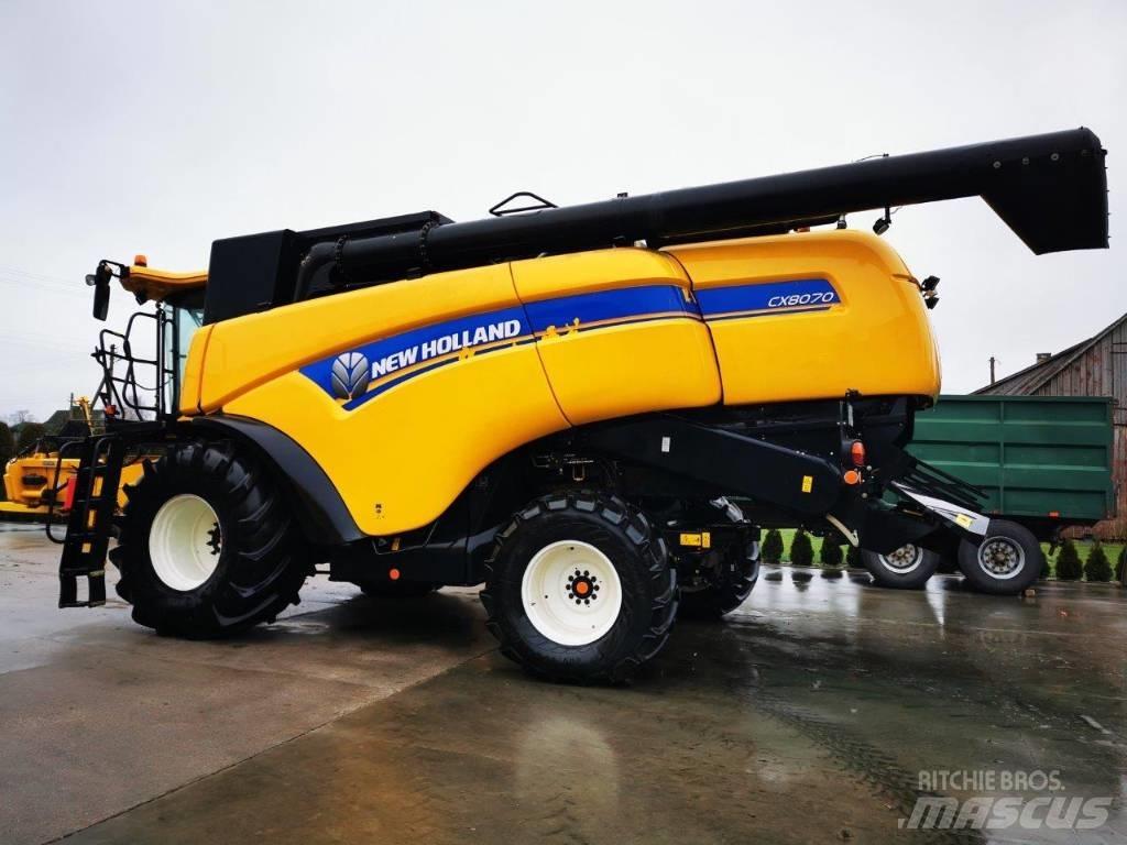 New Holland CX8070 Sklízecí mlátičky