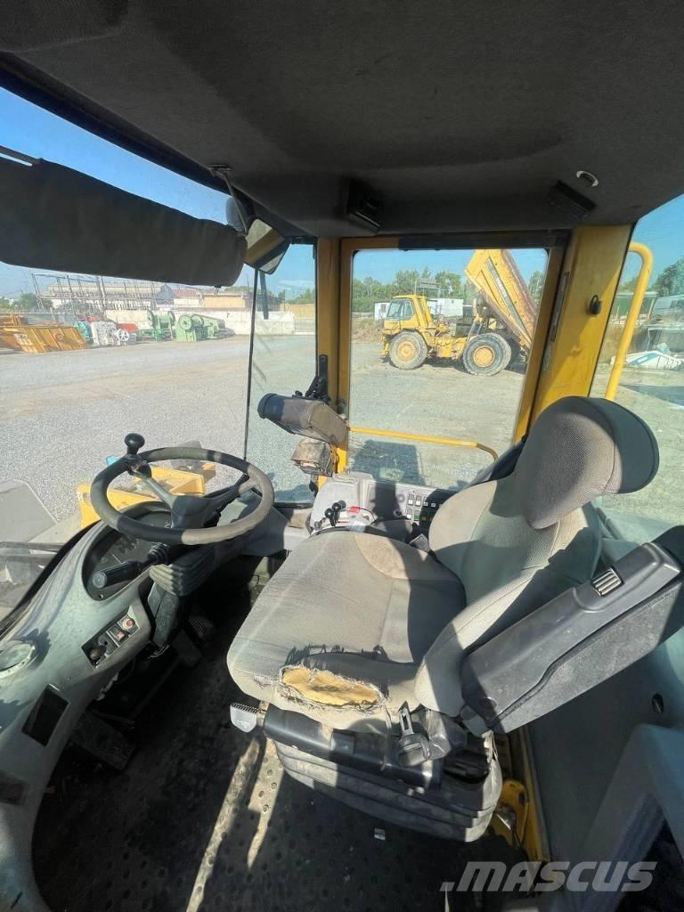Volvo L 120 E Kolové nakladače