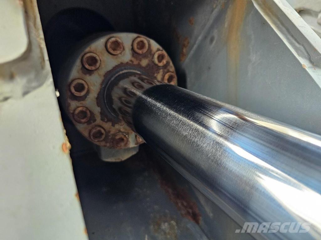 Terex TM350 Stroje pro manipulaci s odpadem