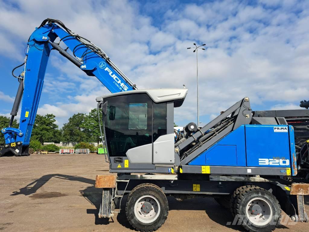 Fuchs MHL320F Stroje pro manipulaci s odpadem