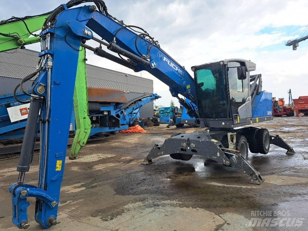 Fuchs MHL320F Stroje pro manipulaci s odpadem
