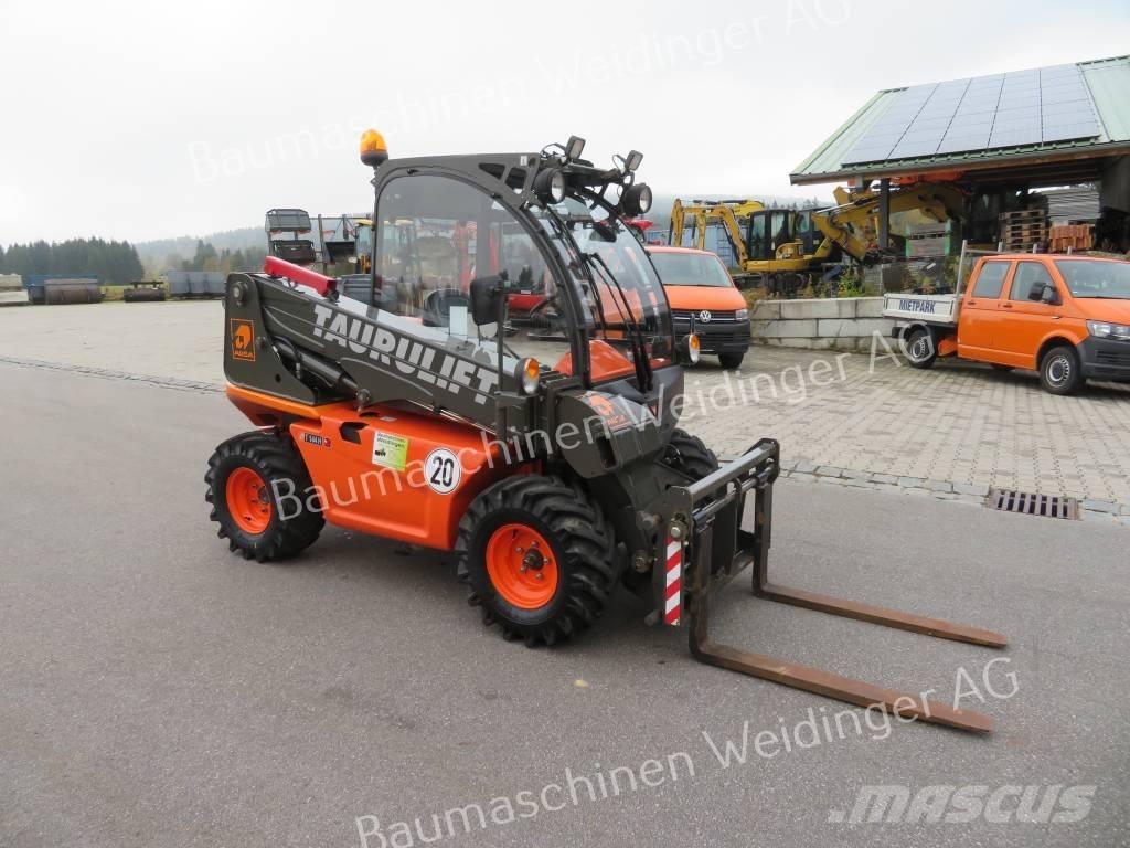 Ausa T 144 HX 4 Teleskopické manipulátory