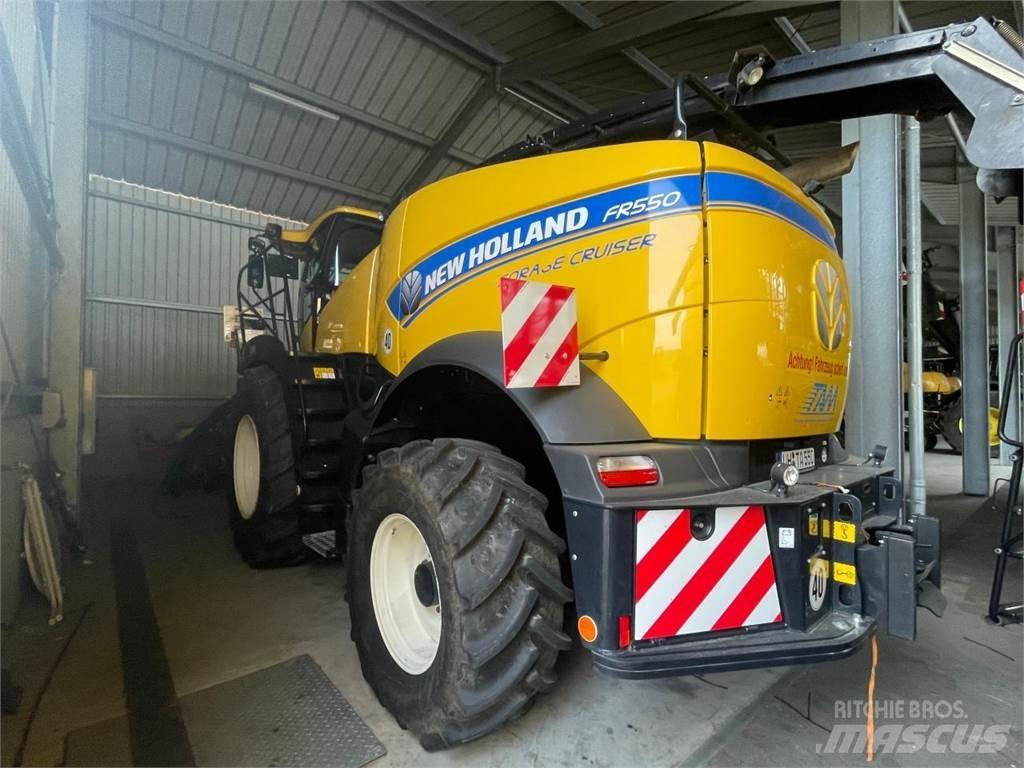 New Holland FR550 Samojízdné sekačky