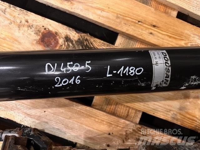 Doosan DL 450-5 Nápravy