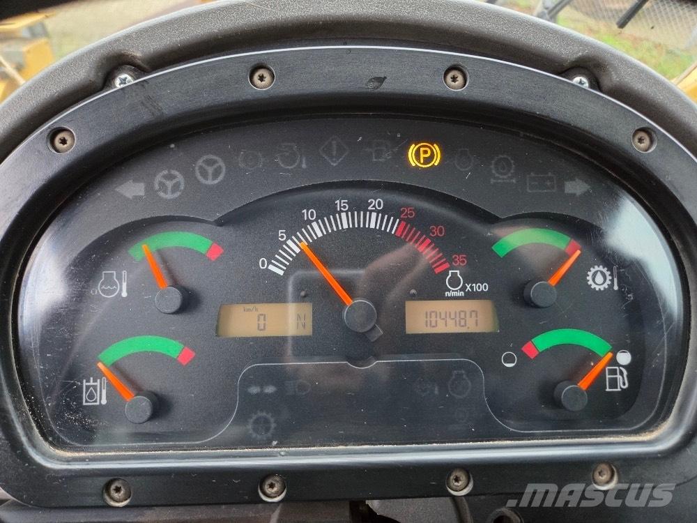 CAT 938G Kolové nakladače