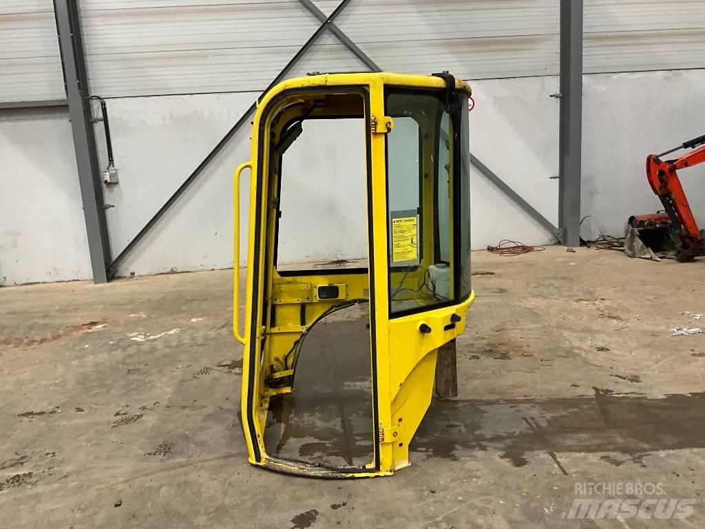 Yanmar Vio 20 / vio 25 Kabiny a interiér