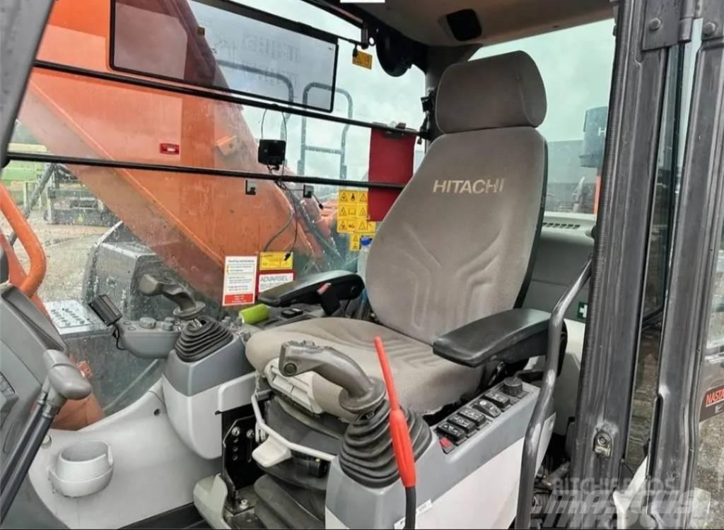 Hitachi ZX 300 LC-6 Pásová rýpadla