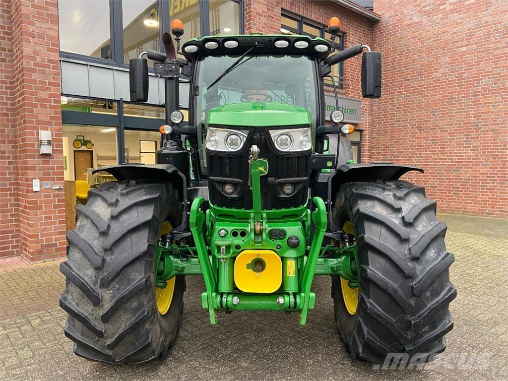 John Deere 6155R Traktory