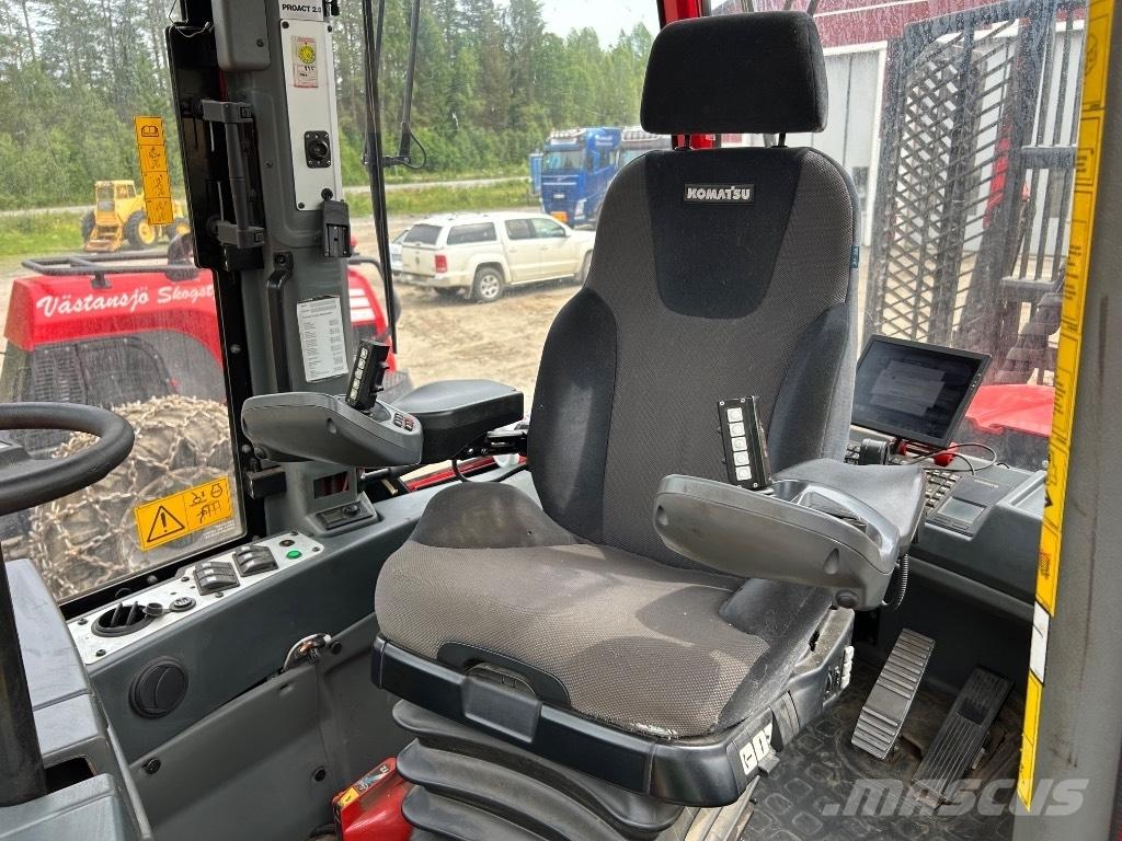 Komatsu 895 Vyvážecí traktory