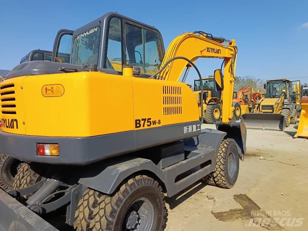 Xinyuan XYB75W-9 Pásová rýpadla