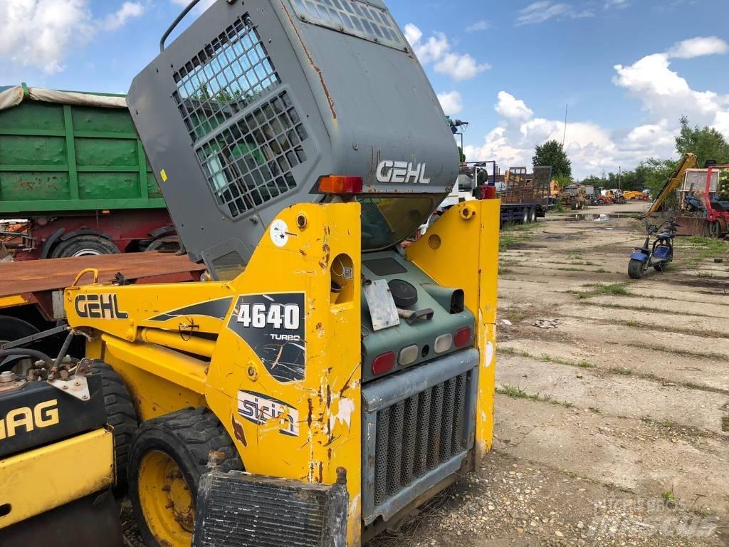 Gehl 4640 FOR PARTS Smykem řízené nakladače