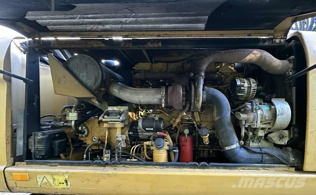 CAT M 316 D Kolová rýpadla