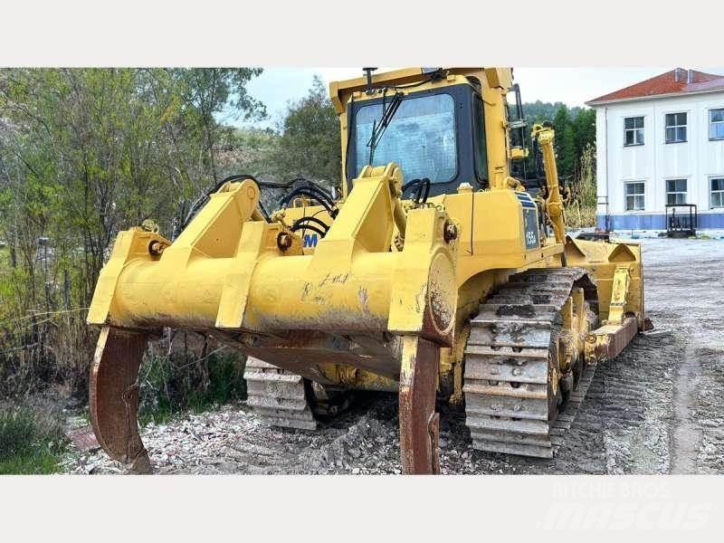 Komatsu D155AX-5 Pásové dozery