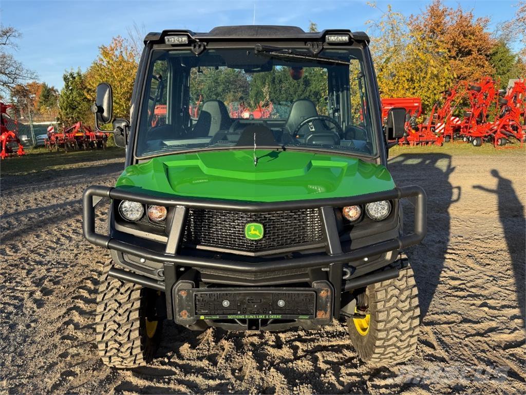 John Deere 835M Další