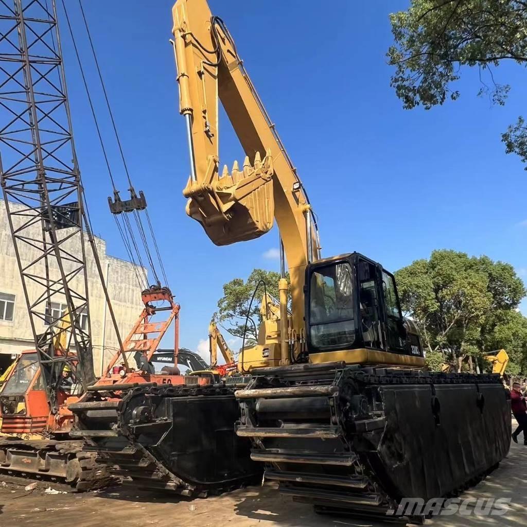 CAT 320 C Obojživelná rypadla