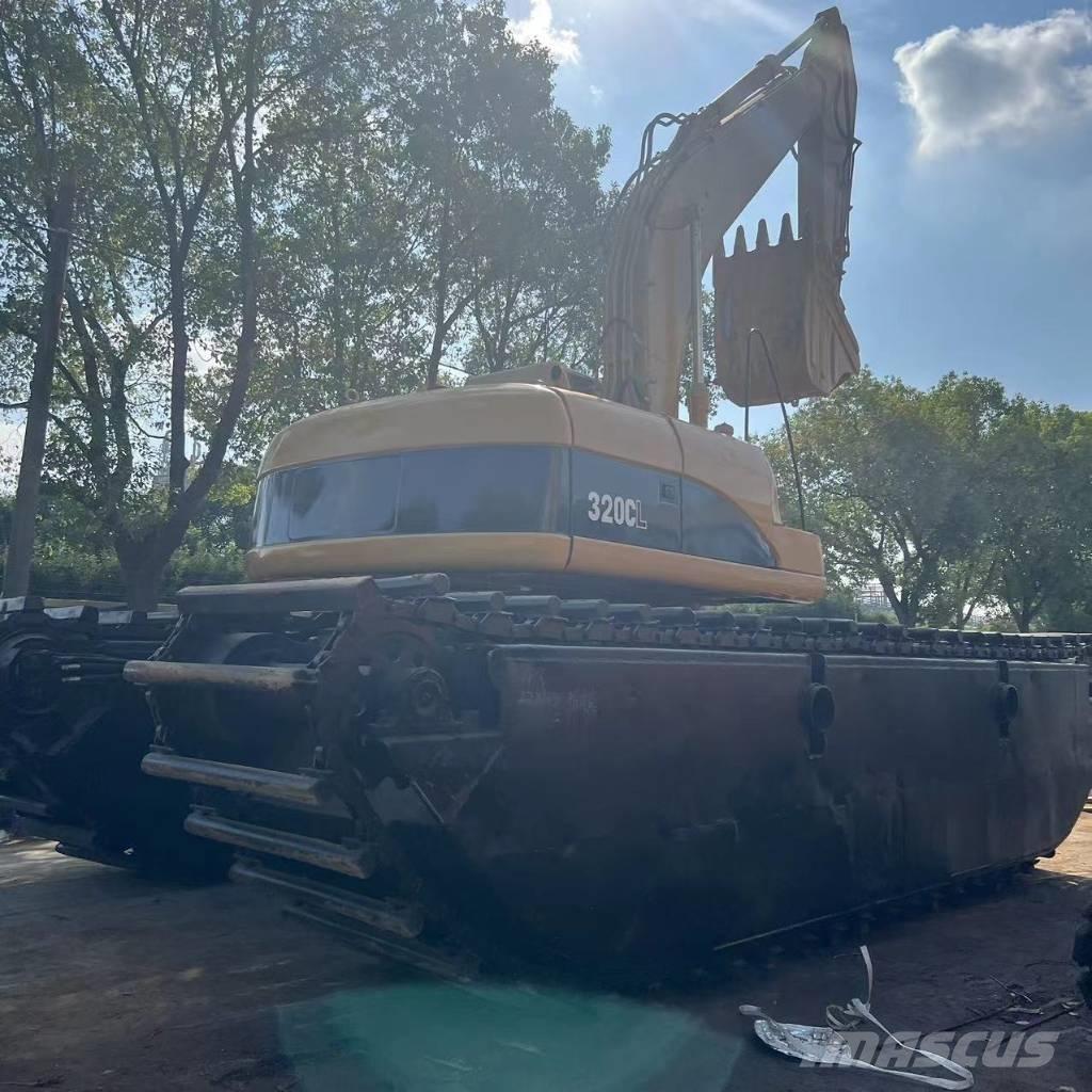 CAT 320 C Obojživelná rypadla
