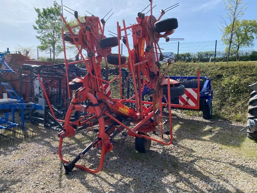 Kuhn GF8702 Obraceče a shrabovače sena