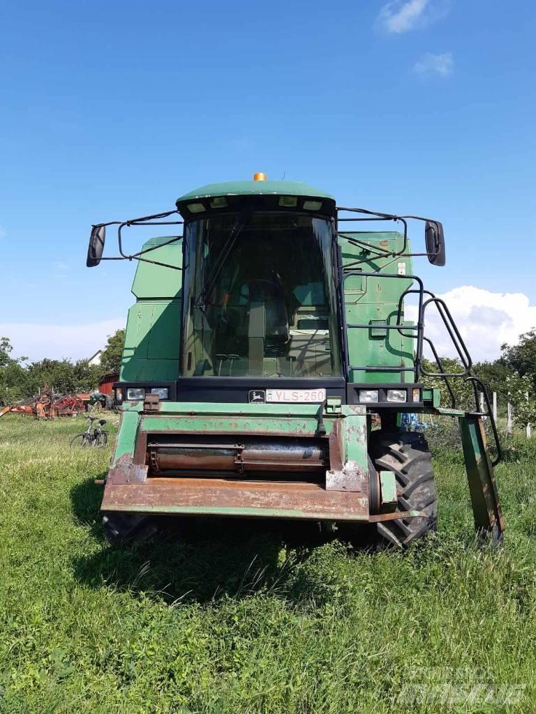 John Deere 2054 Sklízecí mlátičky